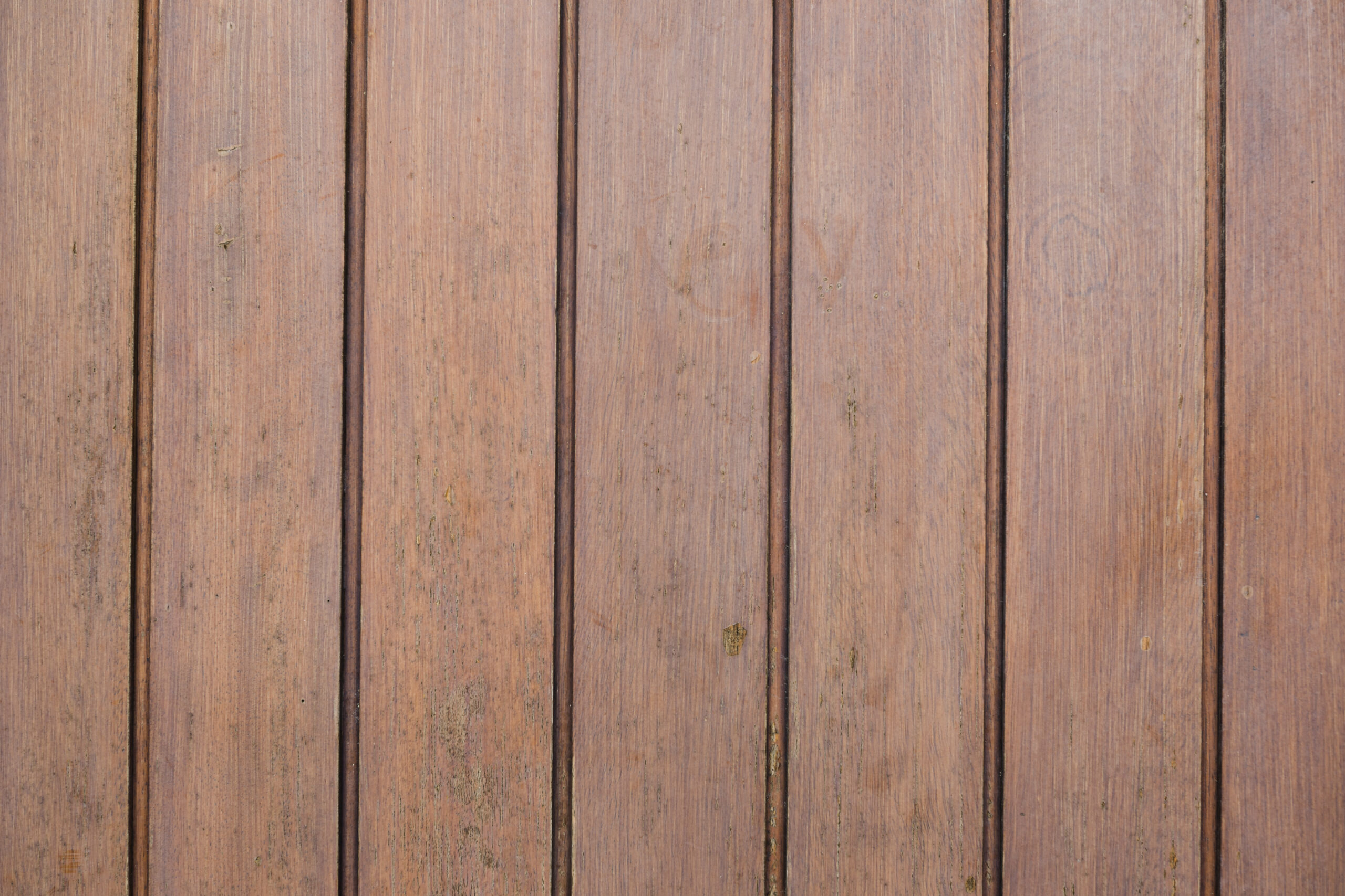 wood-surface-with-lines